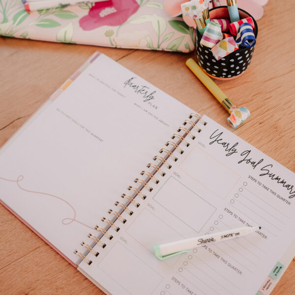 Pink Pop Planners™ Yearly Business Planner - Image 2